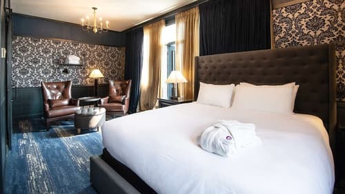 Midnight Sun, a Coast Hotel, Primary image