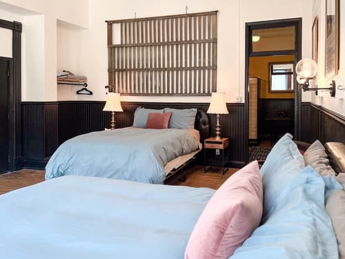 The Oliver Inn, Room