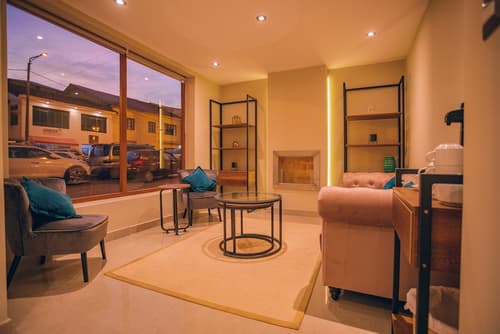 Saska Boutique, Lobby sitting area