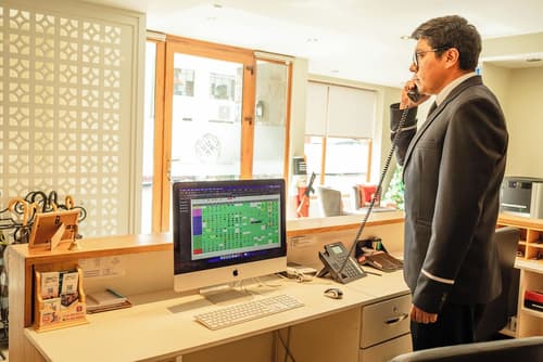 Saska Boutique, Reception