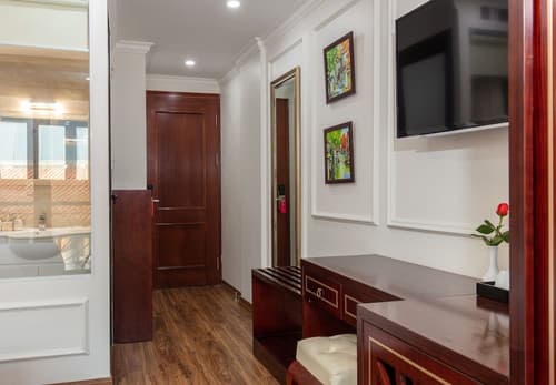 Golden Legend Palace Hotel, Room