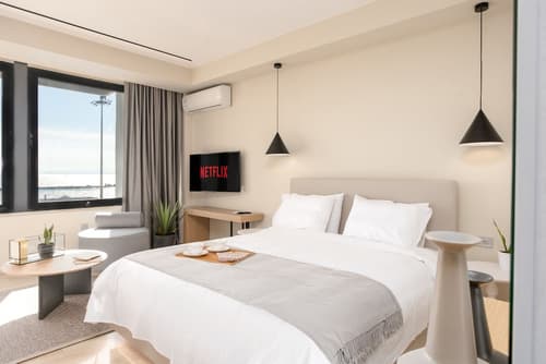 Sea & the City, Room