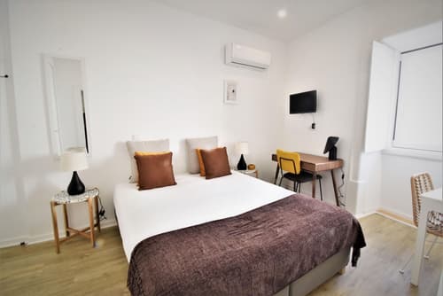 Sophia Studios, Room