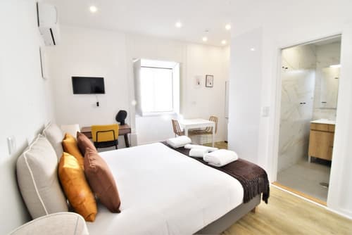 Sophia Studios, Room