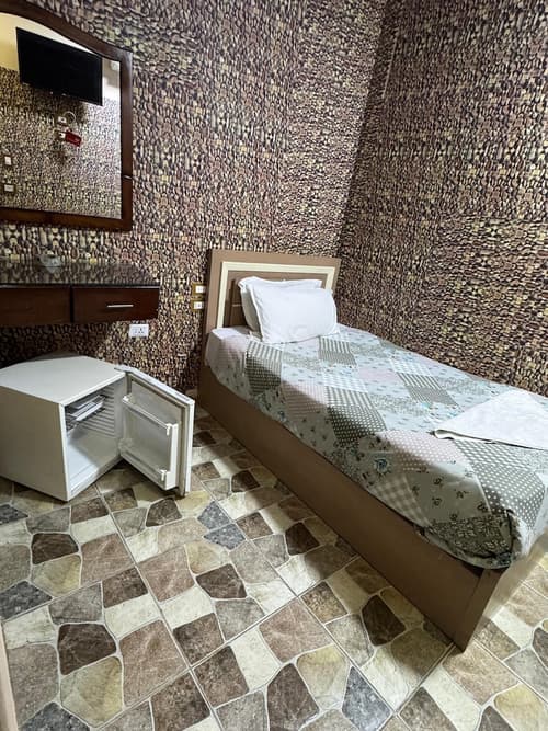 Cairo City, Room