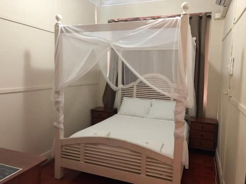 Prince of Wales Hotel, Room