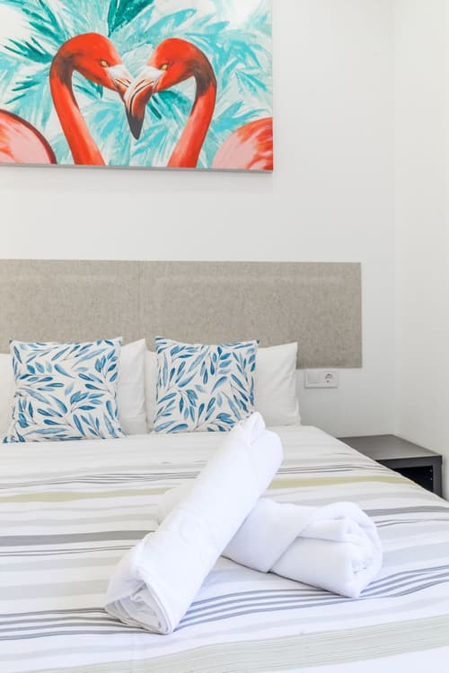 AYZ Silvela - Auto check-in property, Room