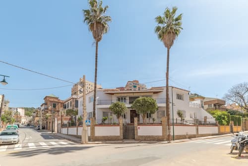 AYZ Silvela - Auto check-in property, Front of property