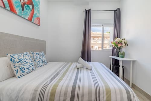 AYZ Silvela - Auto check-in property, Room