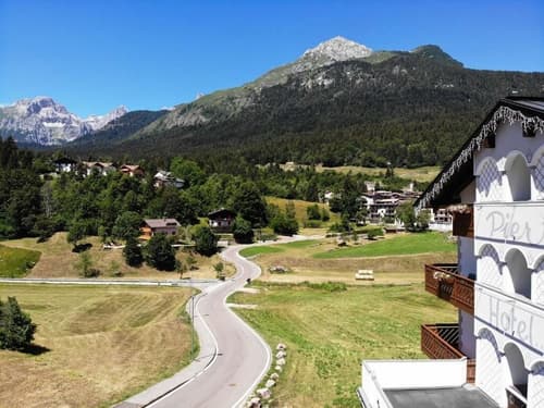 Pier Hotel, Primary image