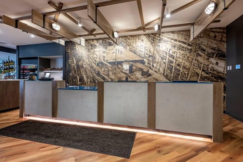 Cambria Hotel Portland Downtown-Old Port, Lobby