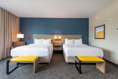 Comfort Inn and Suites, Room