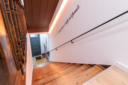 Coimbra City Charm, Interior entrance