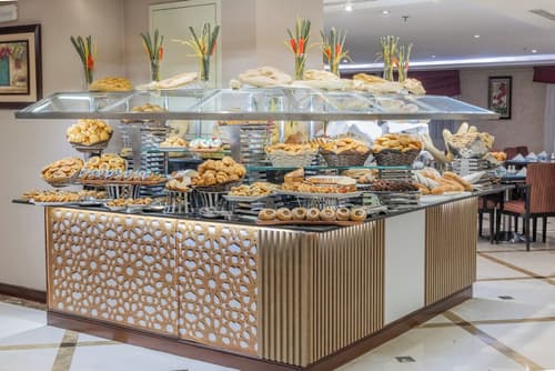 Millennium Al Aqeeq Hotel, Breakfast area