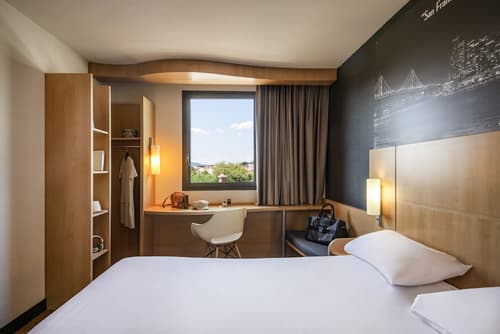 Hôtel Ibis Cannes Mouans Sartoux, Room