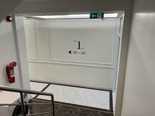 Anwari Hotel, Interior entrance