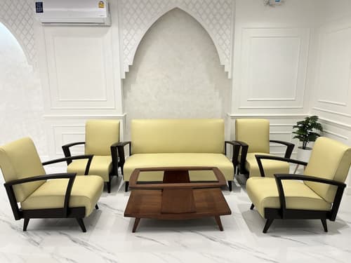 Anwari Hotel, Lobby sitting area