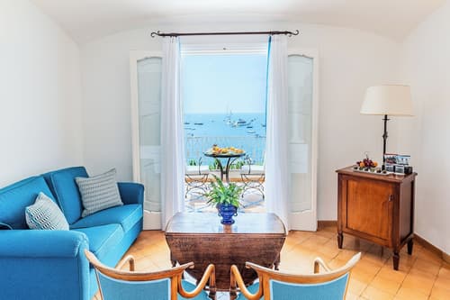 Covo dei Saraceni, Room