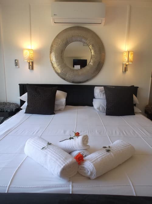 Old Mill Lodge, Working Ostrich Farm & Restaurant, Oudtshoorn, Room