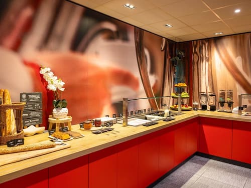 Ibis Rotterdam City Centre, Breakfast area