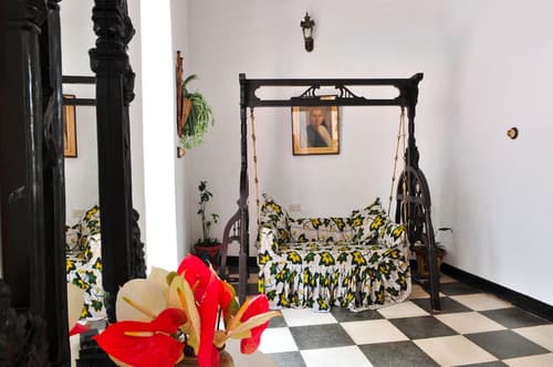 Dhow Palace Hotel, Lobby sitting area