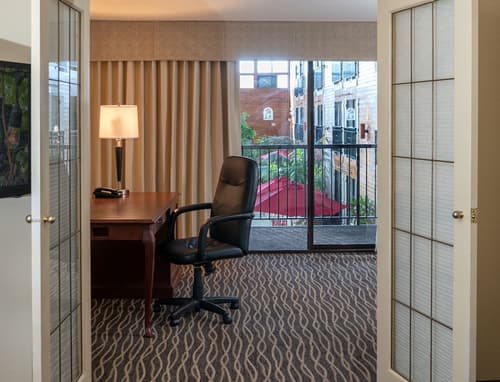 Prestige Vernon Lodge and Conference Centre, Room