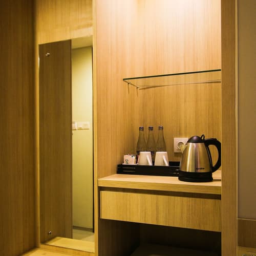 The Kana, Kuta, Coffee and/or coffee maker