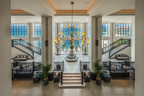 Hotel Monterey Okinawa Spa & Resort, Interior entrance