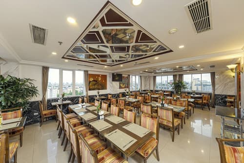 Chalcedony Grand Hotel, Restaurant