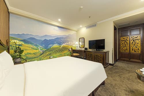 Chalcedony Grand Hotel, Room