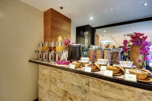 The Somerset Hotel, Breakfast area