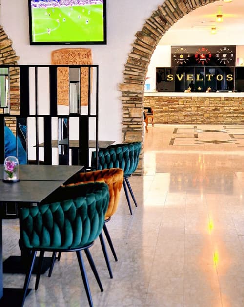 Sveltos Hotel, Lobby sitting area