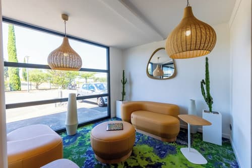 Hôtel Pont Rouge, Carcassonne, Lobby sitting area