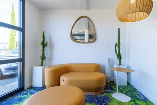 Hôtel Pont Rouge, Carcassonne, Lobby sitting area