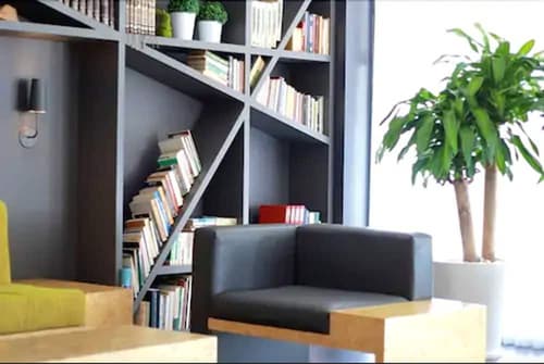 Perla Central Hotel, Lobby sitting area