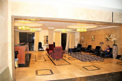 The Country Lodge Hotel, Reception