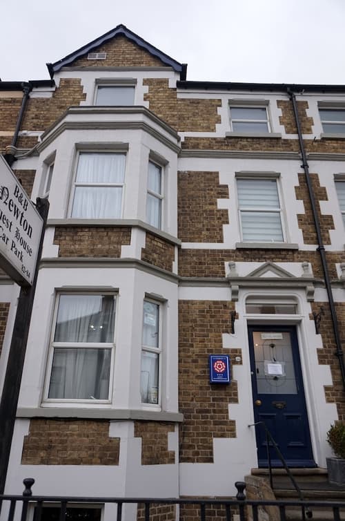 Newton House, Primary image