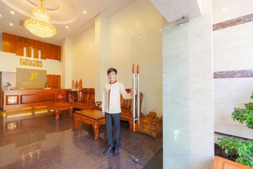 Kirirom Crystal Hotel, 