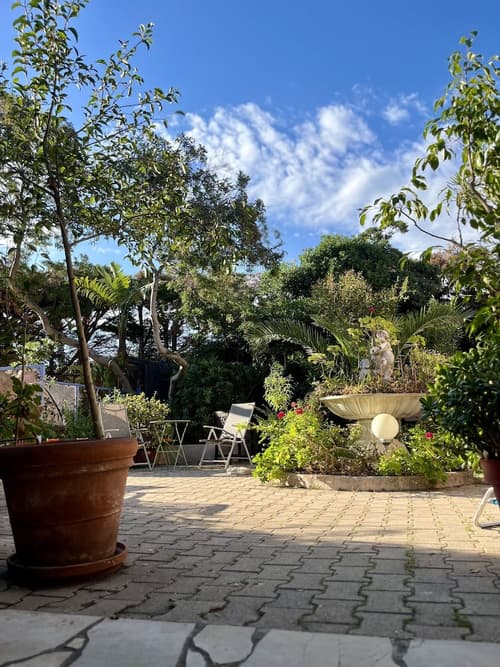Le Patio, Garden