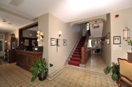 Colony Hotel Haifa, Reception