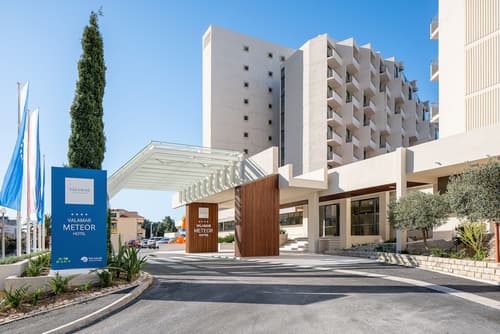 Valamar Meteor Hotel, Front of property