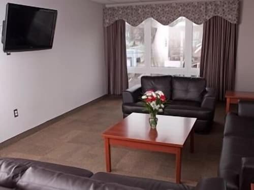 Glendenning Hall, Room