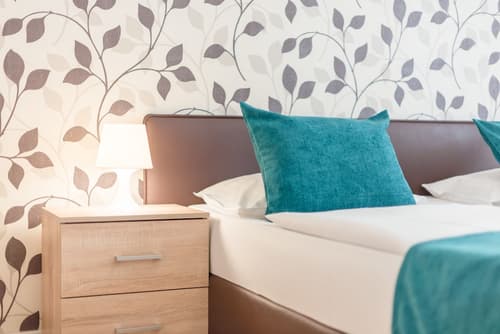 Prince Apartments, Room