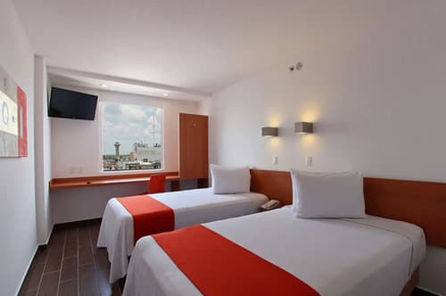 One La Paz Hotel, Room