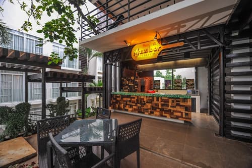 Aziza Paradise Hotel, Restaurant