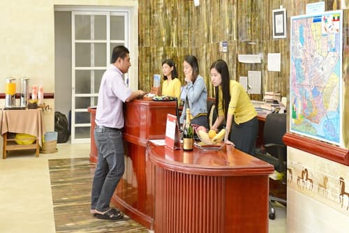 Hotel Grand United Ahlone Branch, Reception