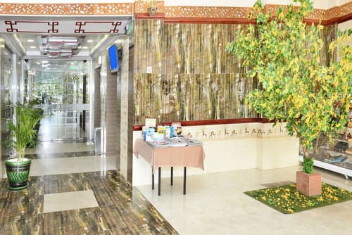 Hotel Grand United Ahlone Branch, Interior entrance