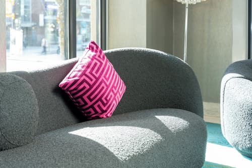 Hotel Blu Vancouver, Lobby sitting area