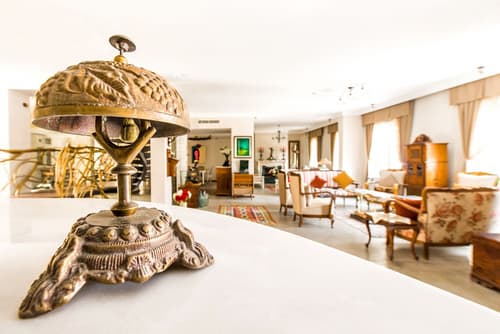 Köstem Hotel, Reception