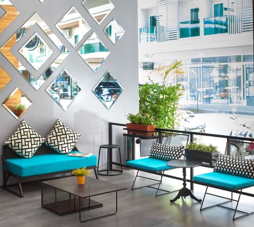 The Crib Patong, Lobby sitting area